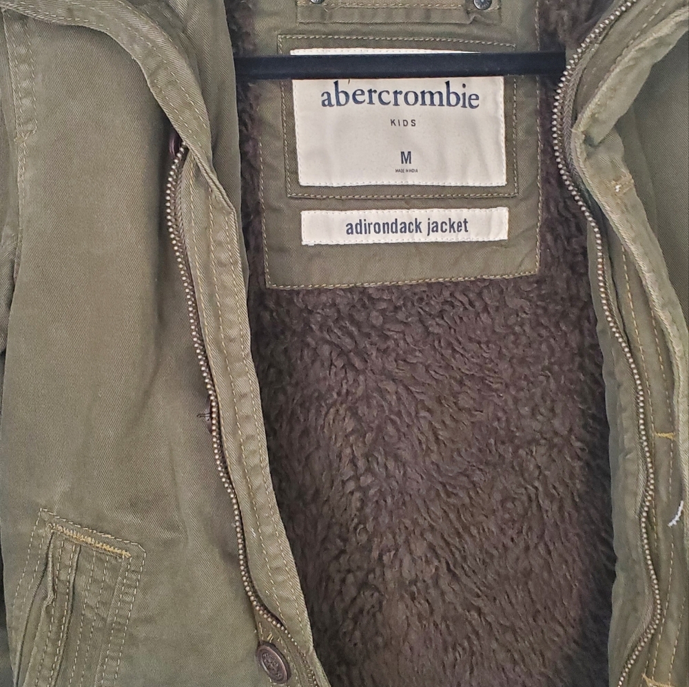 Abercrombie kid's Med Sherpa lined Army green Adirondack jacket